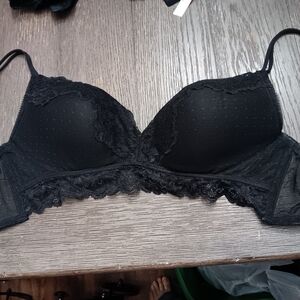 Womens Suze 36B, Maidenform Black Lace Trim Bra